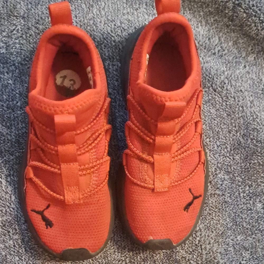 Puma Red Sneakers Lightweight Athletic Design